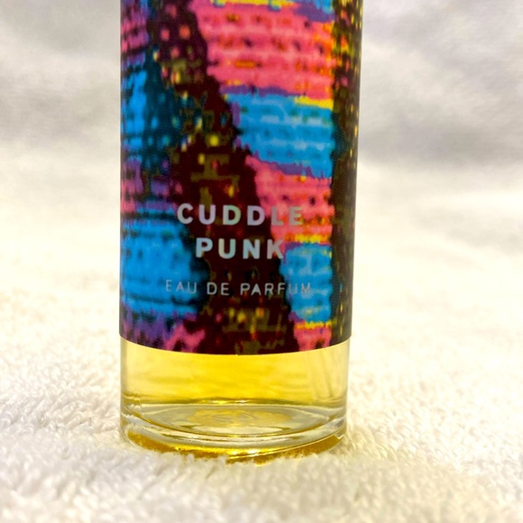 Pinrose Cuddle Punk - Picture 3 of 5